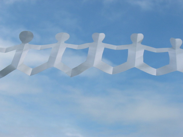 propojení na pozadí krásně jasné oblohy